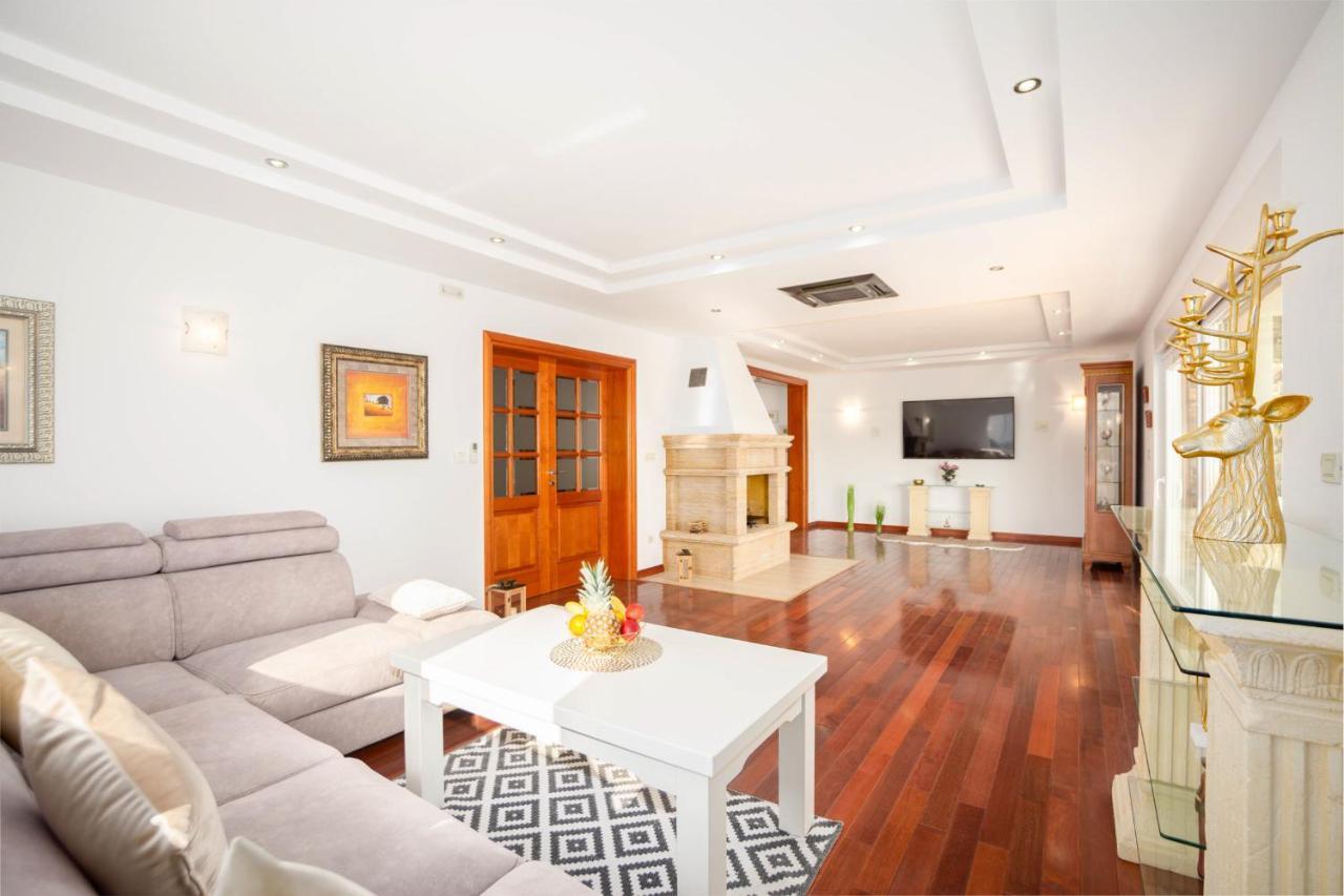 Luxury Villa Ivana Марина Екстериор снимка